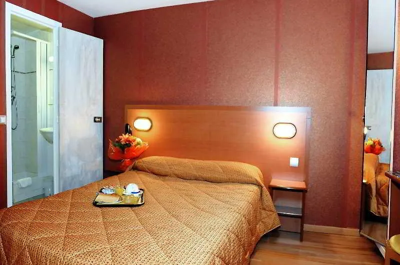 פריז Hotel Alexandrine Opera 3*,